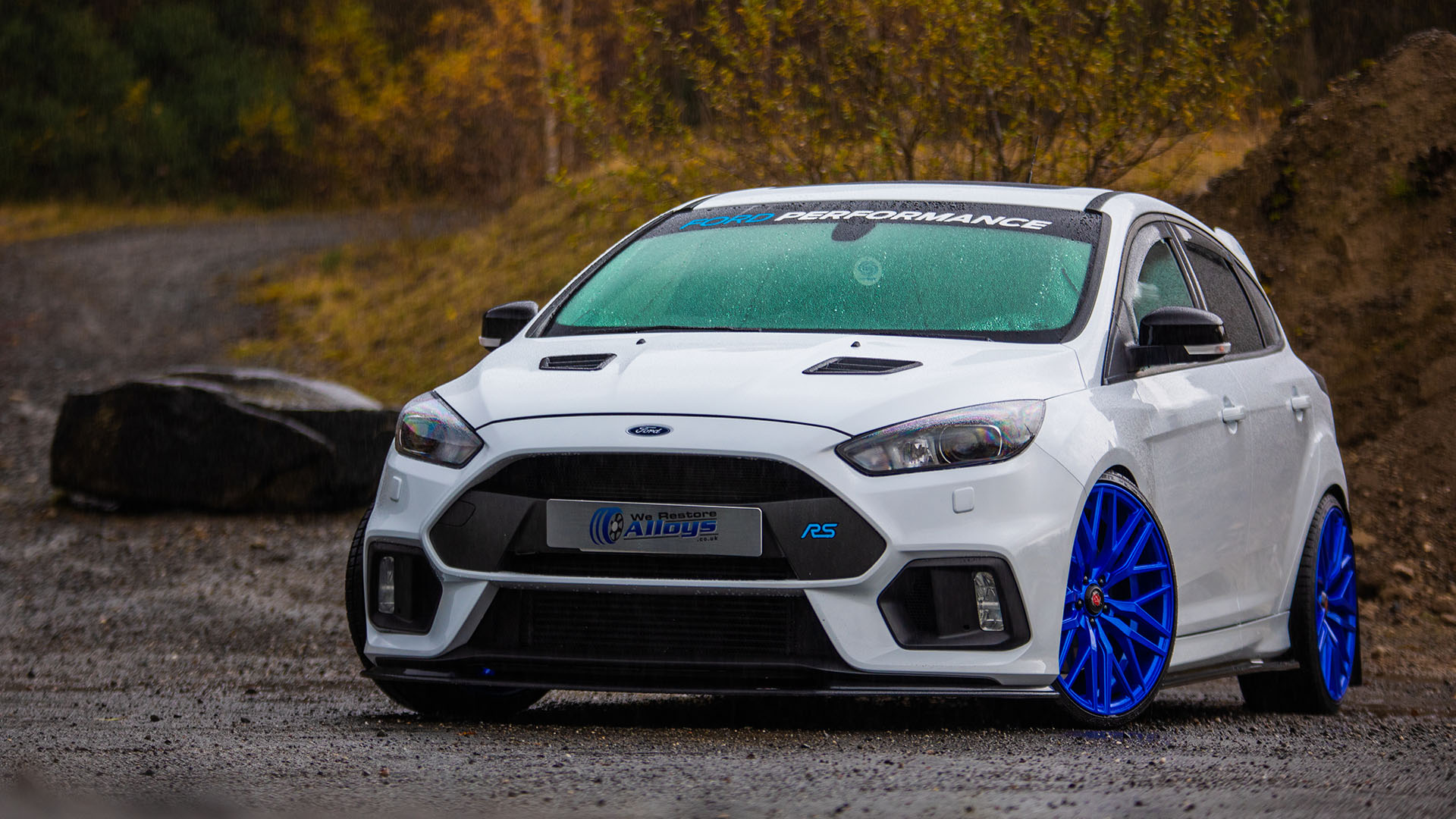 focus__0002_0D3A5501